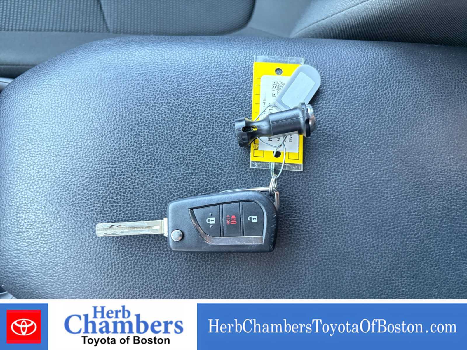 Used 2023 Toyota RAV4 LE AWD/4WD image 10