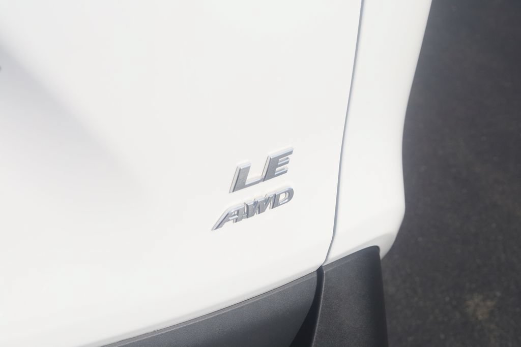 Used 2023 Toyota RAV4 LE AWD/4WD image 30