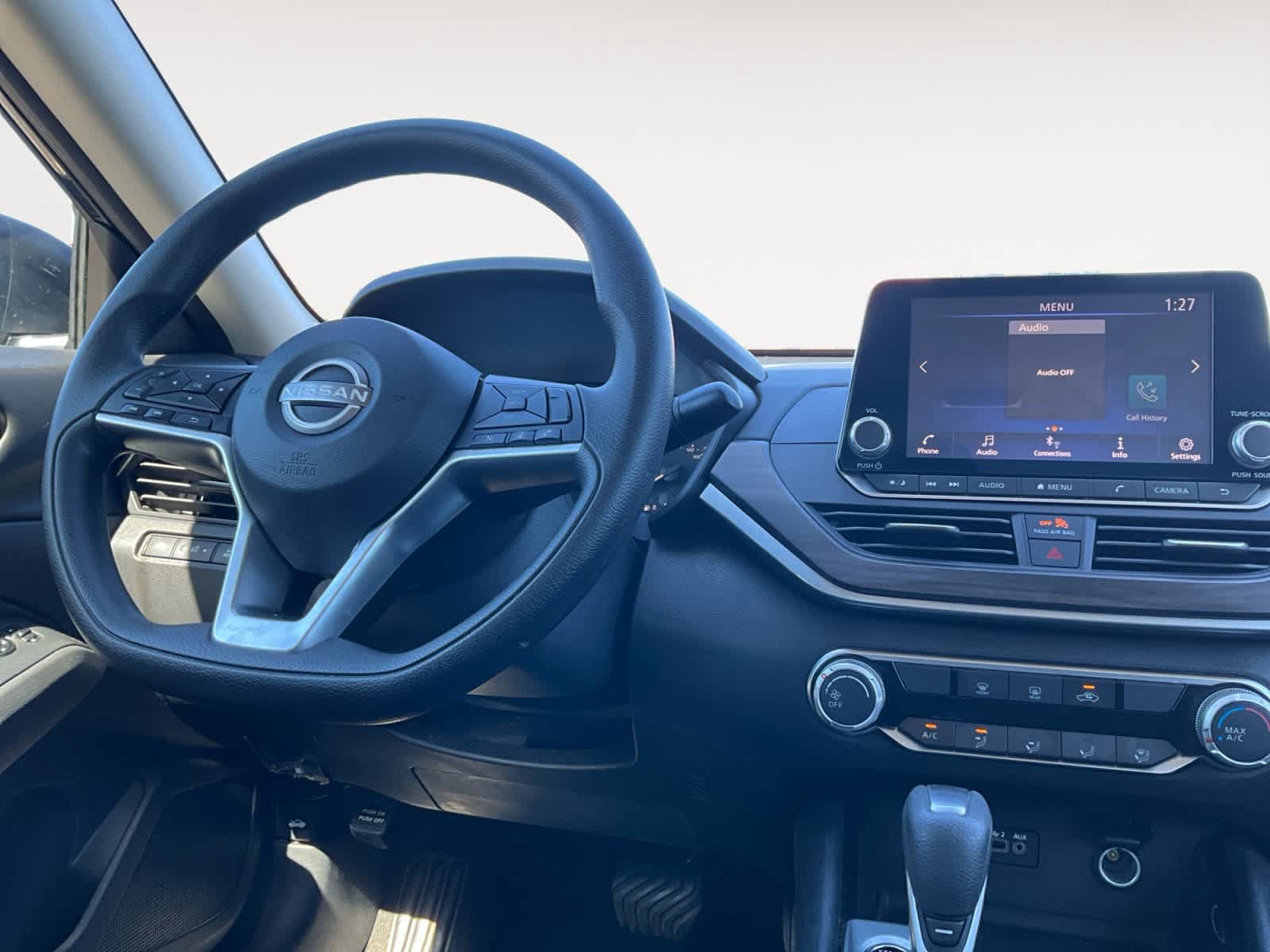 Used 2024 Nissan Altima 2.5 SV FWD image 10