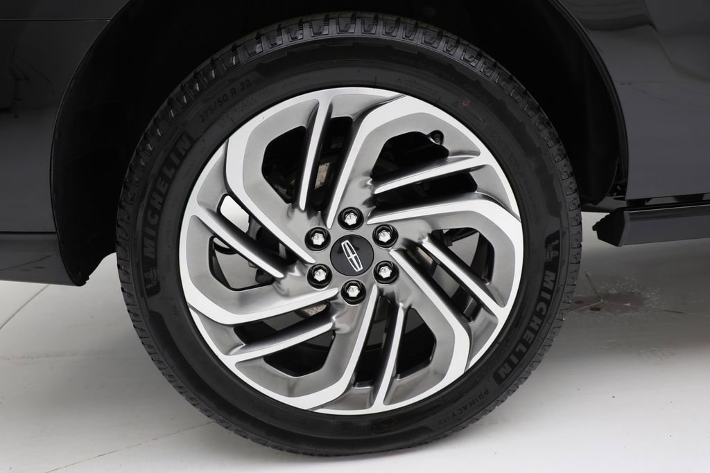 Used 2025 Lincoln Navigator Reserve AWD/4WD image 10