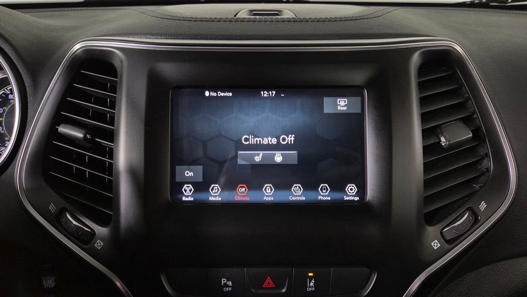 Used 2021 Jeep Cherokee Latitude Lux image 24