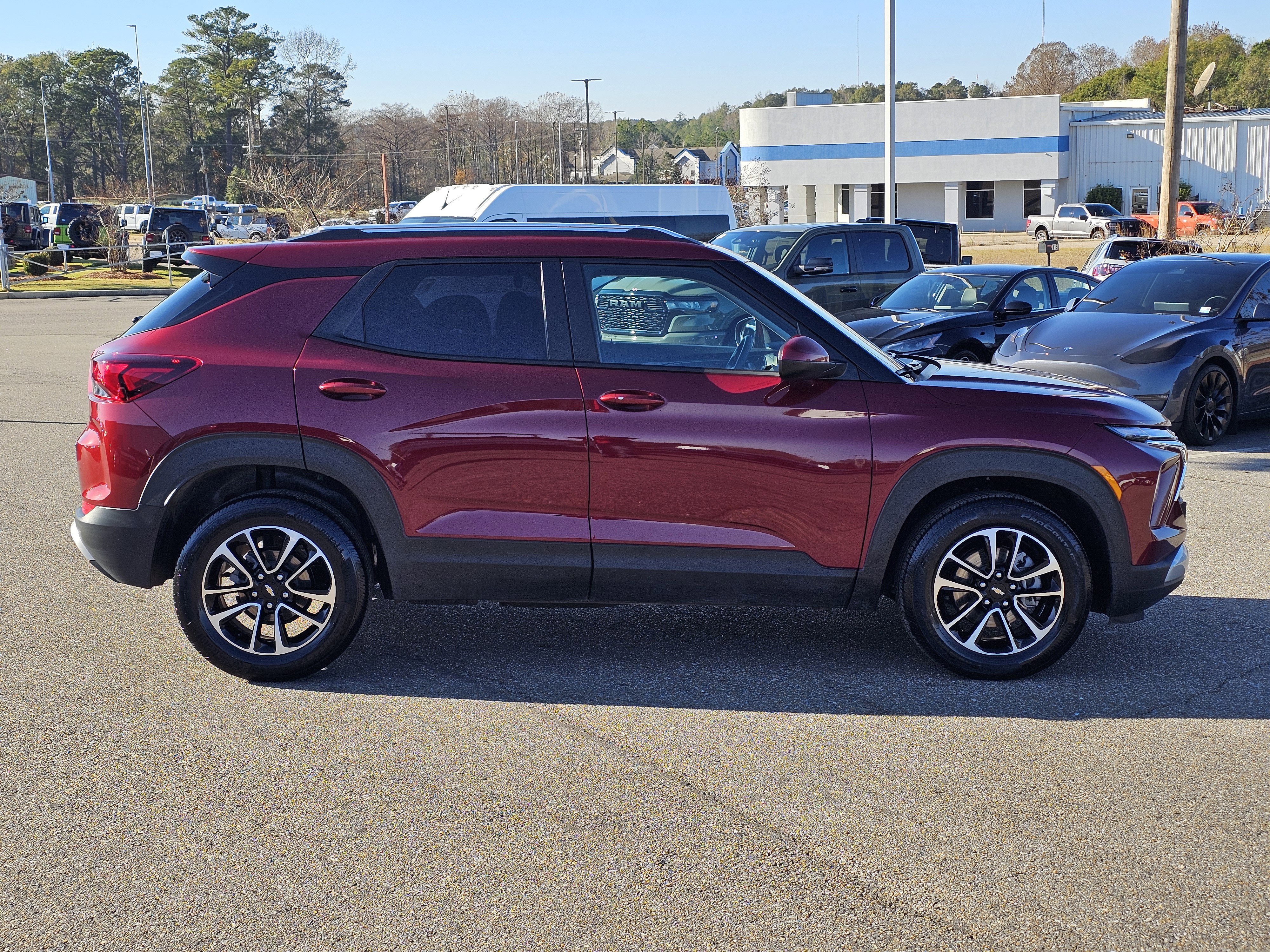 Used 2025 Chevrolet TrailBlazer LT image 7