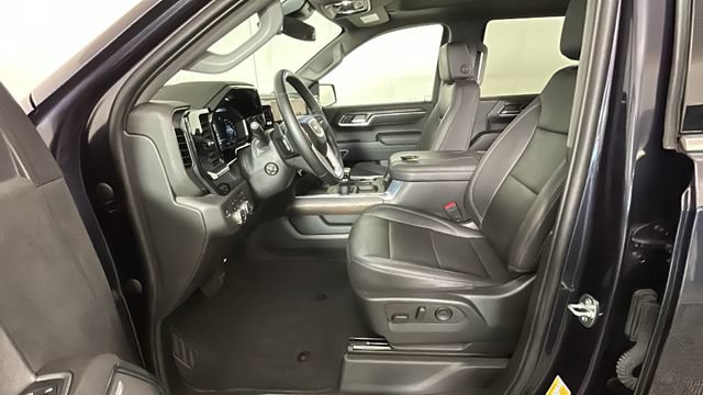 Used 2023 GMC Sierra 1500 SLT w/ SLT Convenience Package AWD/4WD image 11