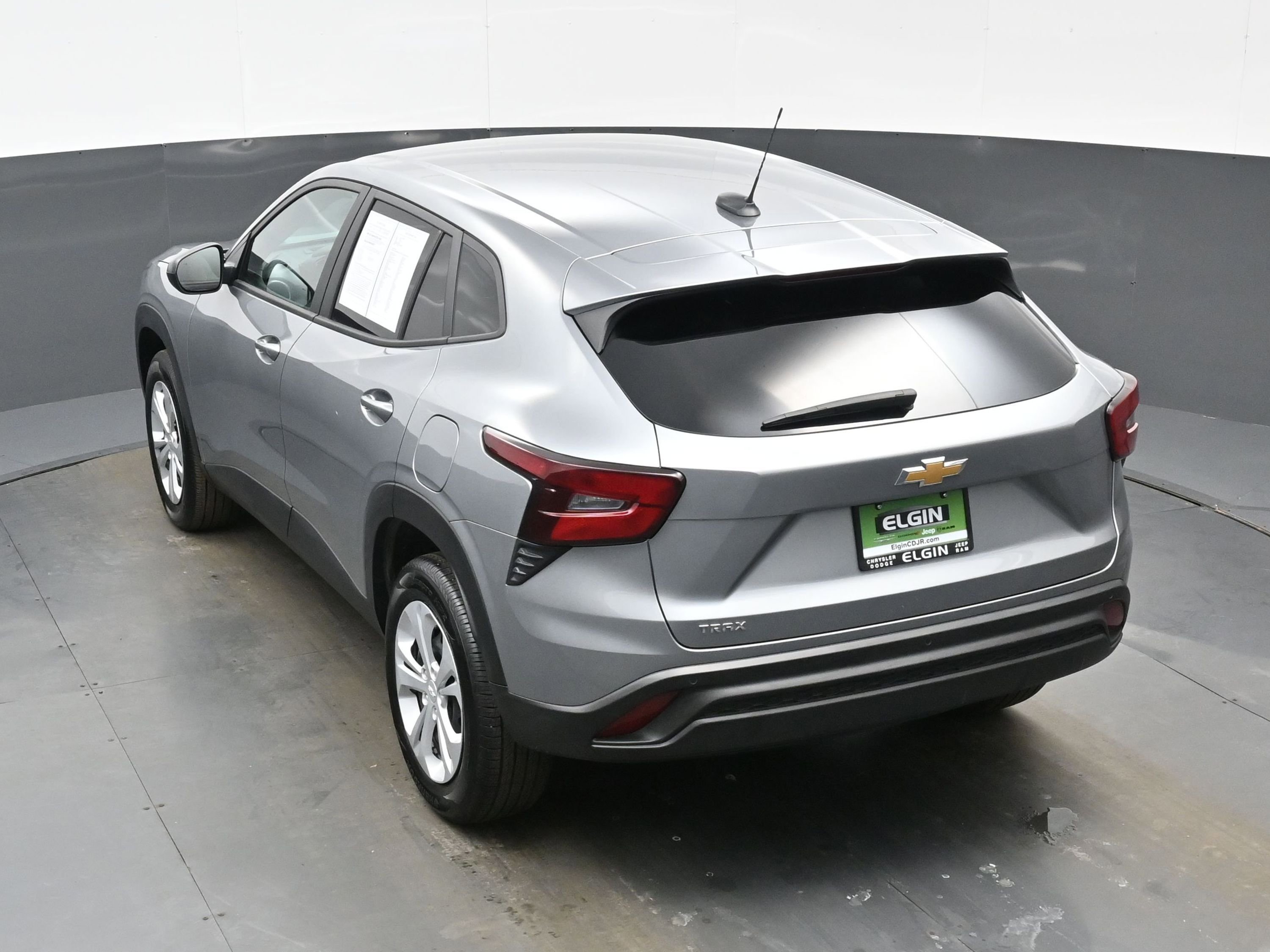 Used 2025 Chevrolet Trax LS w/ Driver Confidence Package image 33