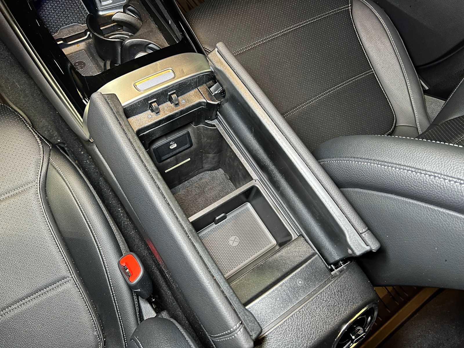 Certified 2025 Mercedes-Benz GLC 300 4MATIC image 34