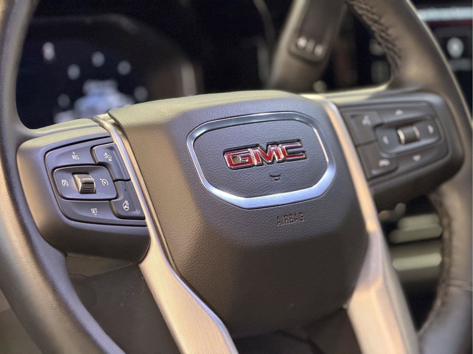 Used 2026 GMC Sierra 1500 SLT AWD/4WD image 19