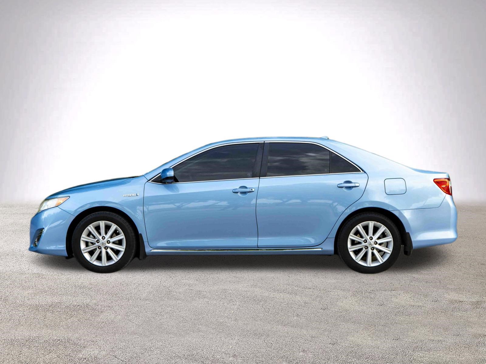Used 2012 Toyota Camry XLE w/ Leather Pkg FWD image 6