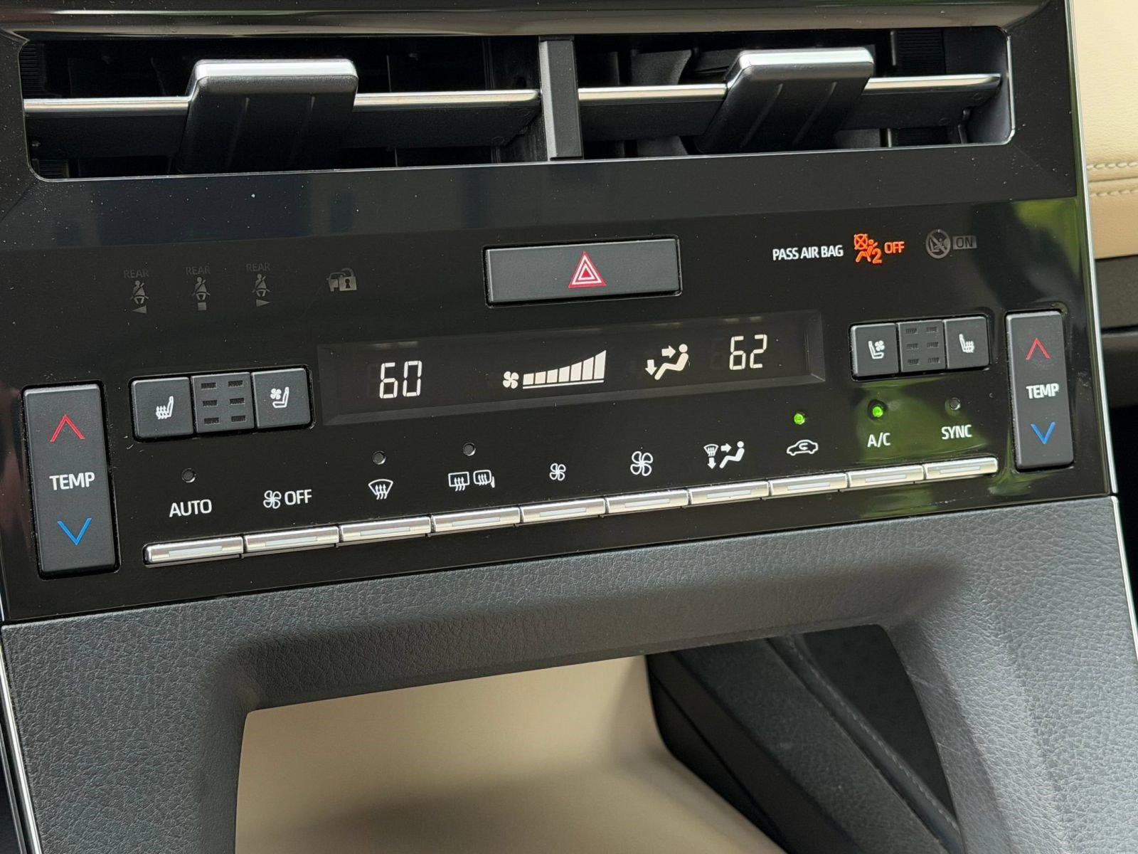 Used 2019 Toyota Avalon Limited w/ Advanced Safety Package FWD image 18