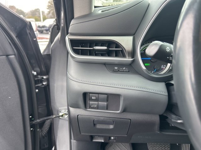 Used 2023 Toyota Highlander XLE image 29