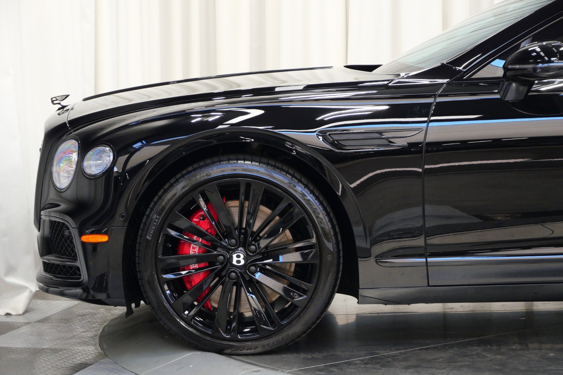 Used 2024 Bentley Flying Spur W12 image 55