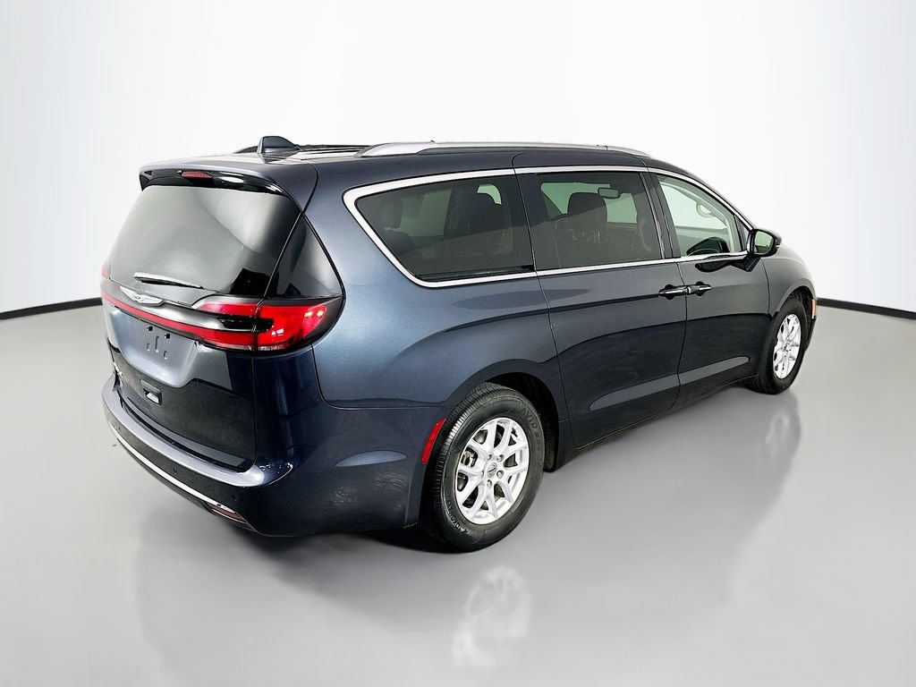 Used 2021 Chrysler Pacifica Touring-L FWD image 7