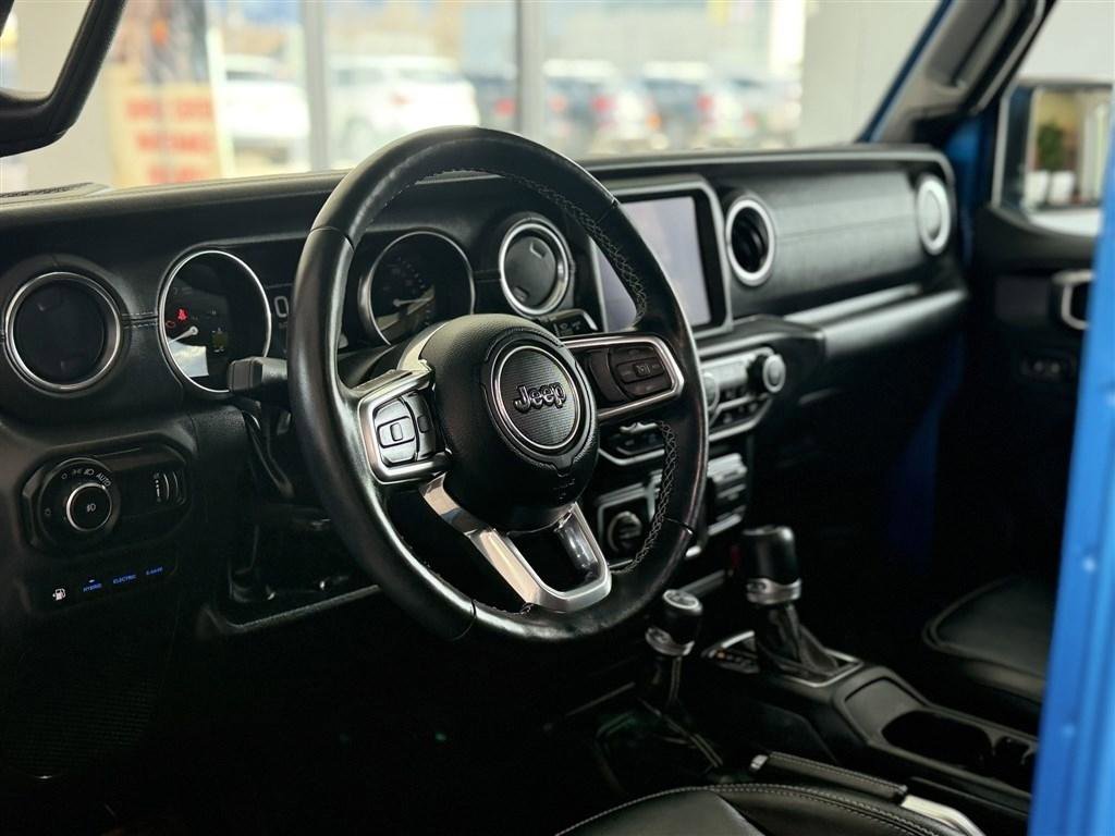 Used 2023 Jeep Wrangler Sahara w/ Cold Weather Group image 21