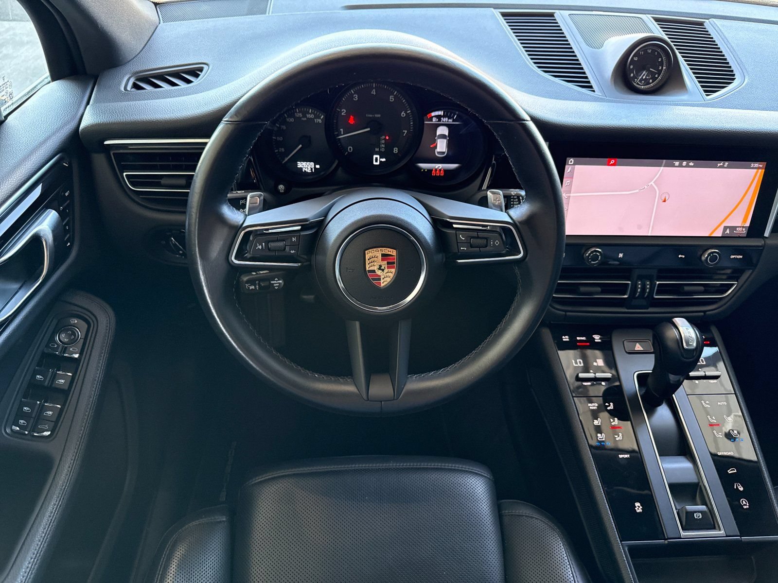 Used 2024 Porsche Macan w/ Premium Plus Package AWD/4WD image 15