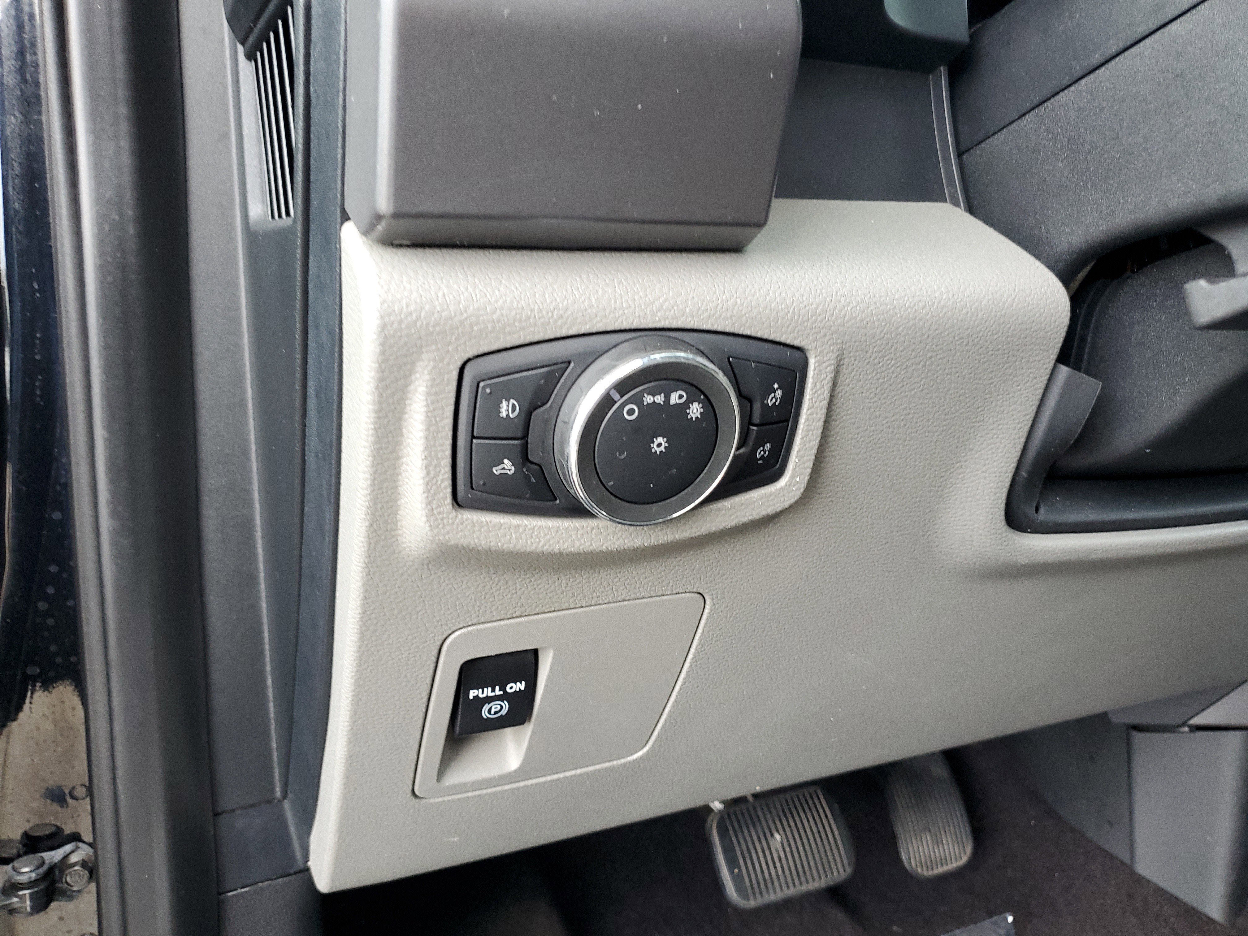 Used 2020 Ford F150 XLT image 25