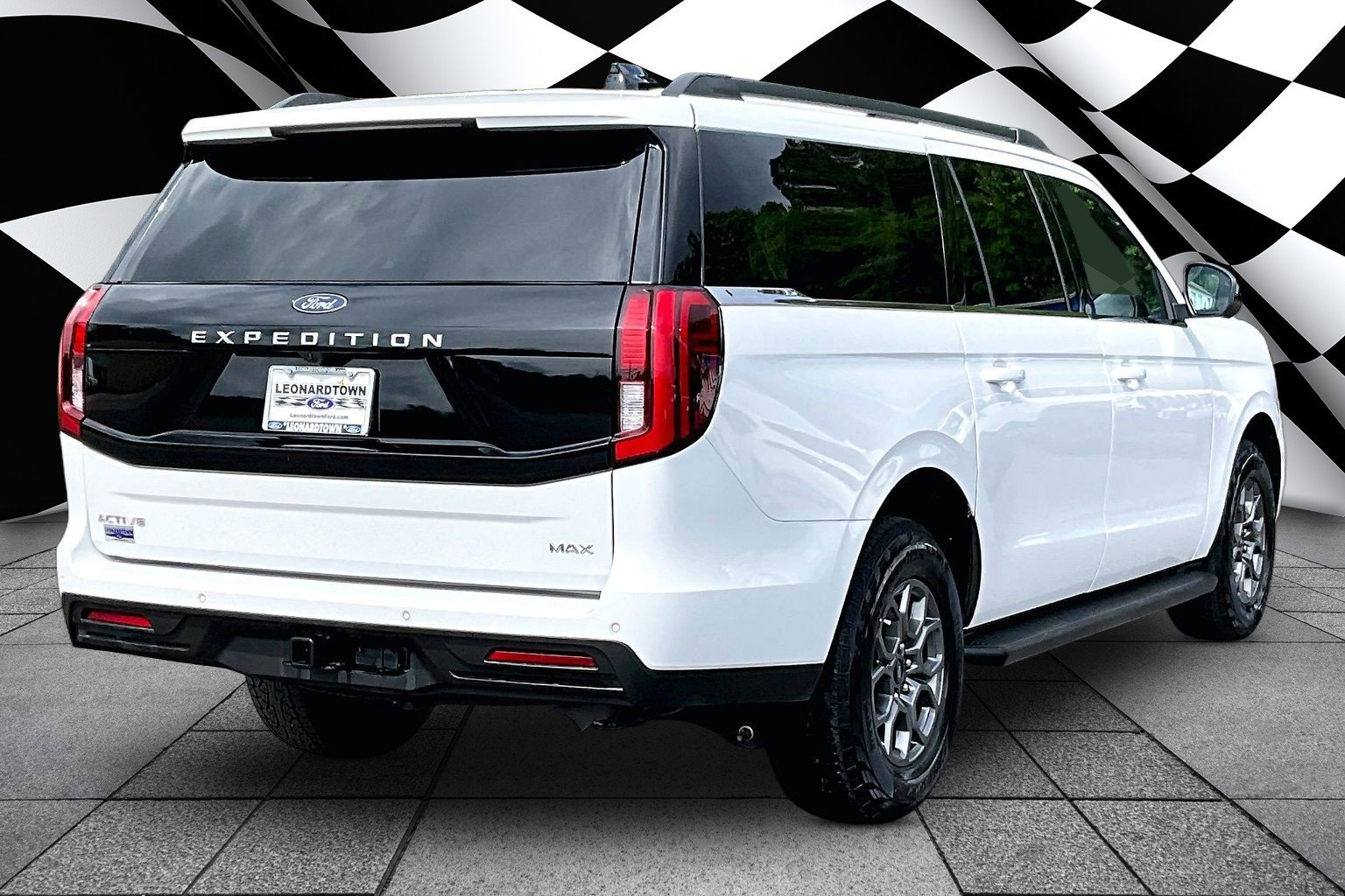 Used 2025 Ford Expedition Max Active RWD image 2