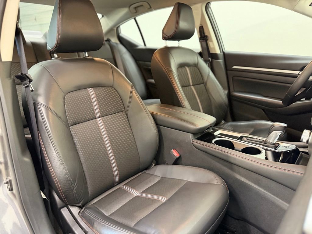 Used 2025 Nissan Altima 2.5 SR image 17