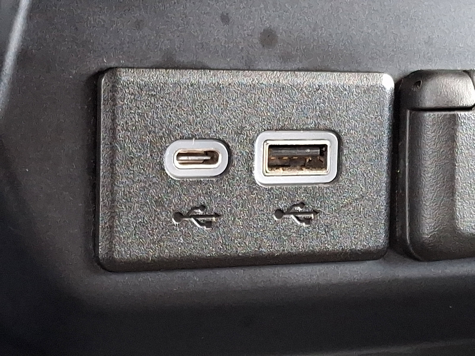 Used 2019 Chevrolet Silverado 1500 RST image 23