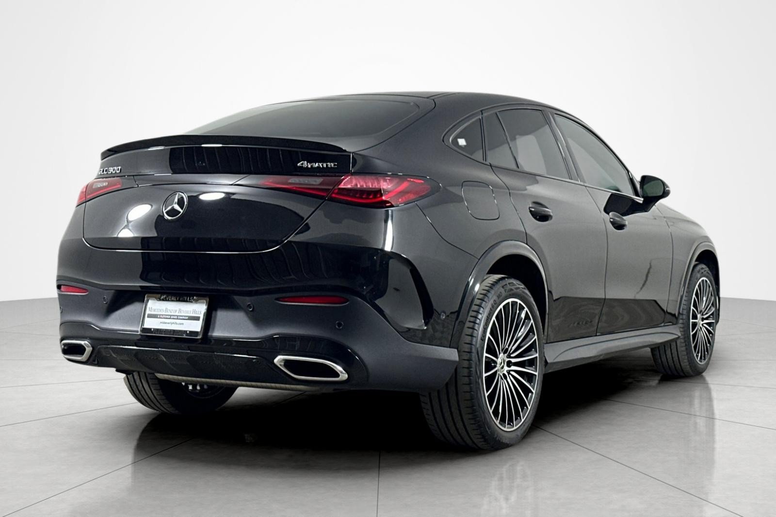 Used 2025 Mercedes-Benz GLC 300 4MATIC image 5