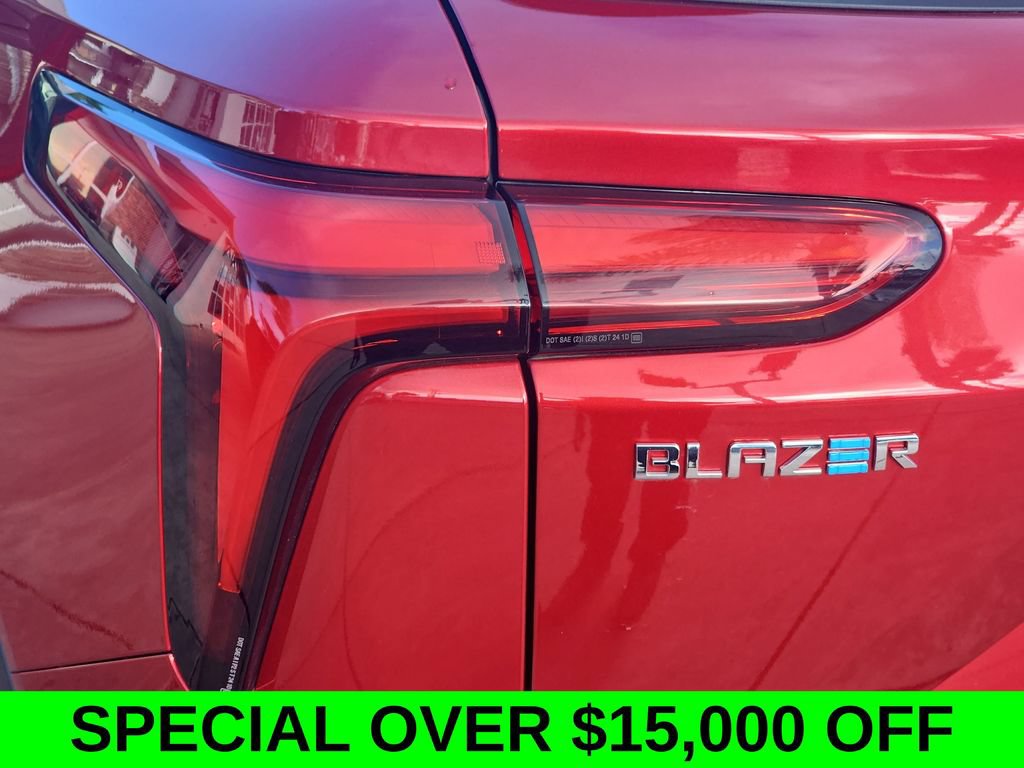 Used 2024 Chevrolet Blazer EV LT AWD/4WD image 41