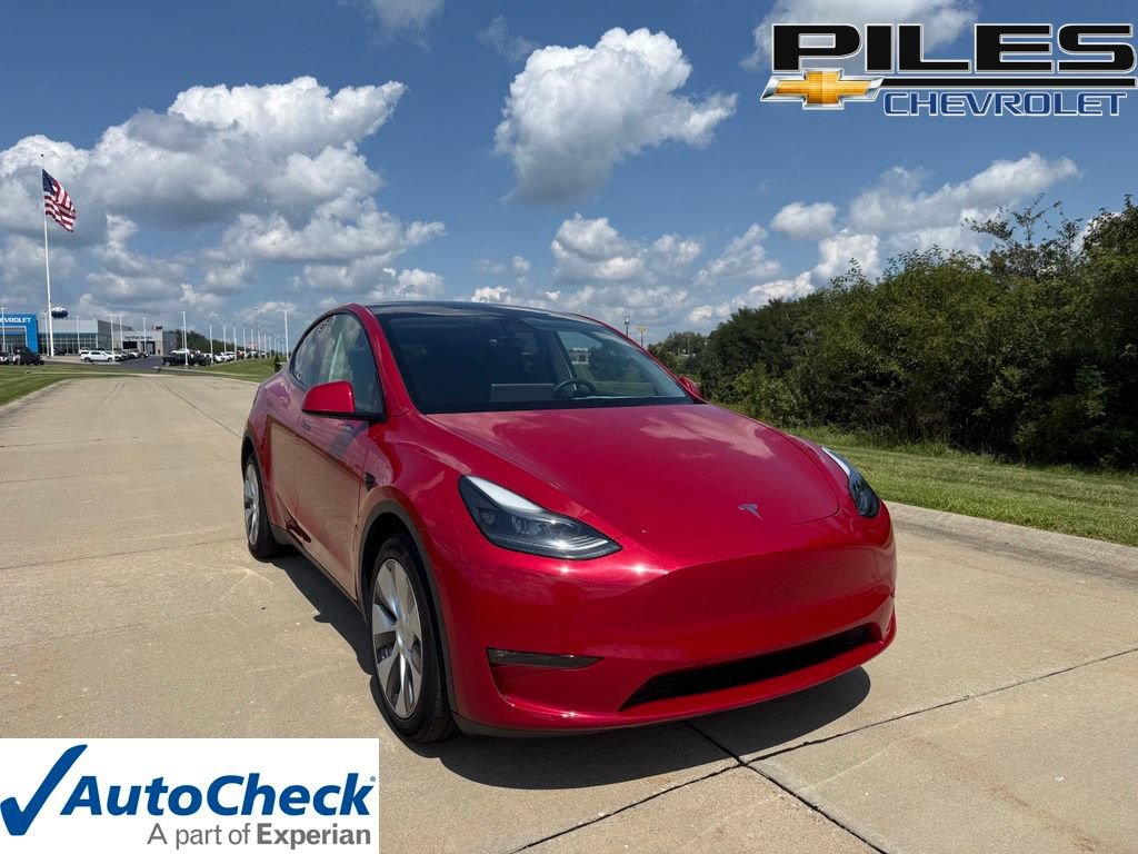 Used 2023 Tesla Model Y Long Range AWD/4WD image 1