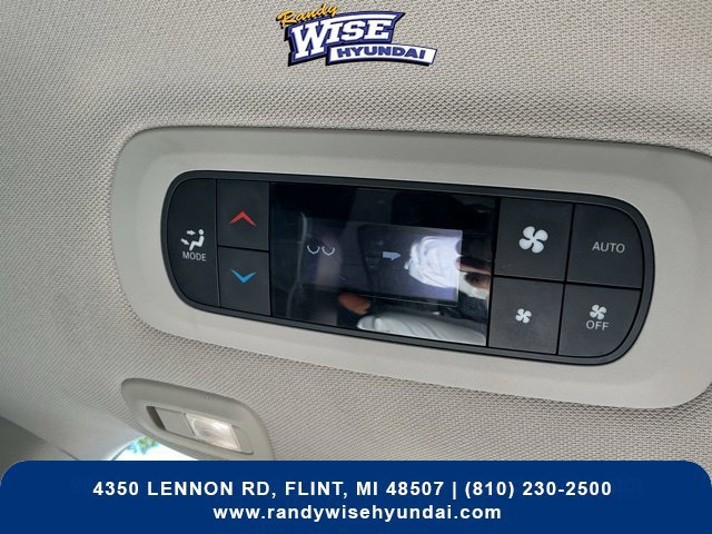 Used 2018 Chrysler Pacifica Limited FWD image 34
