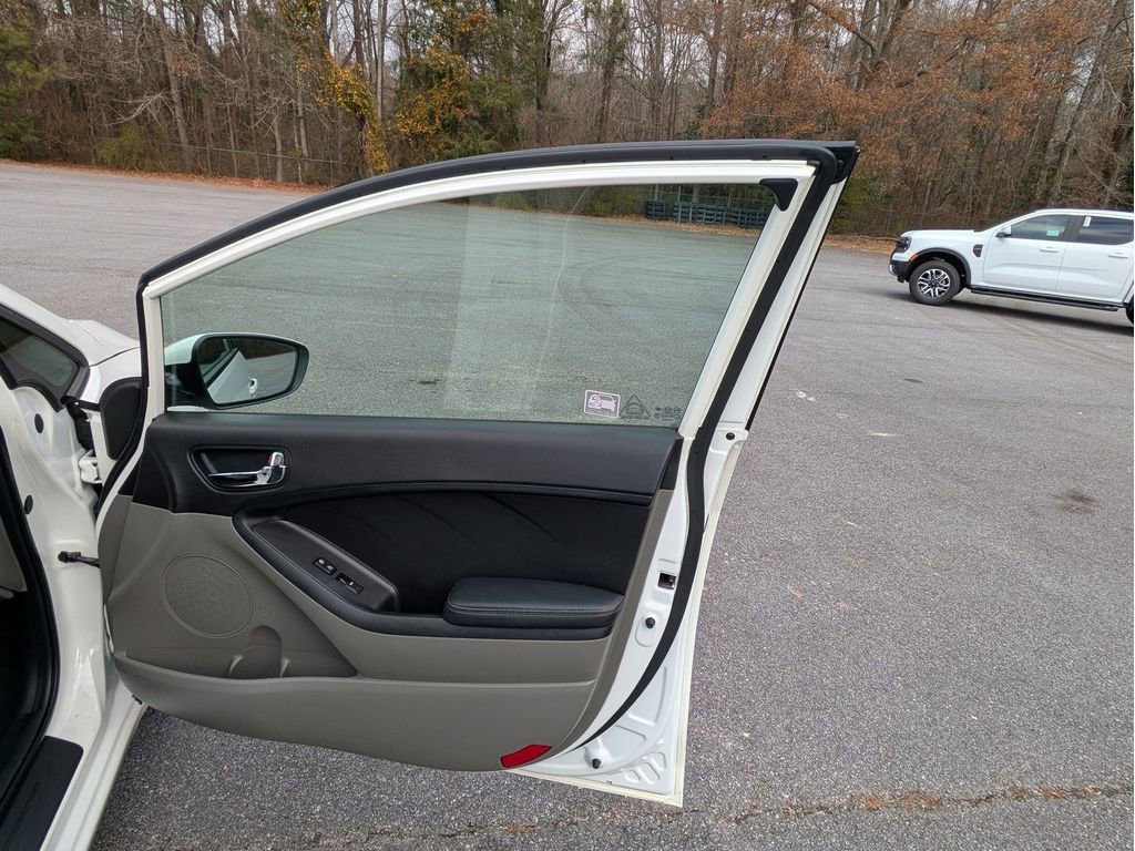 Used 2016 Kia Forte LX w/ LX Popular Package image 28