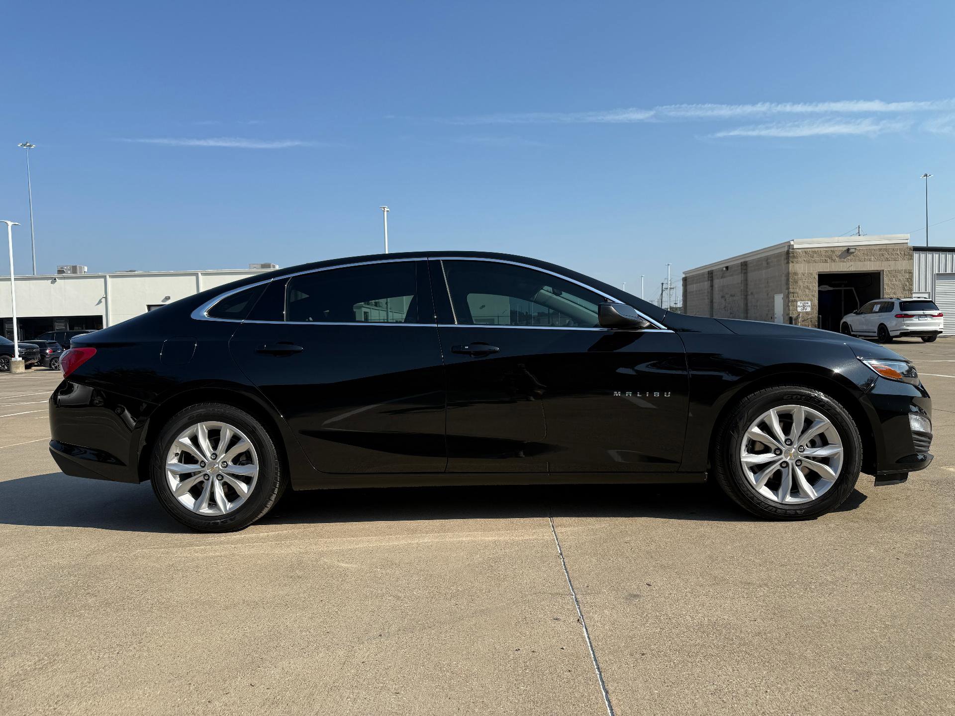 Used 2022 Chevrolet Malibu LT image 4