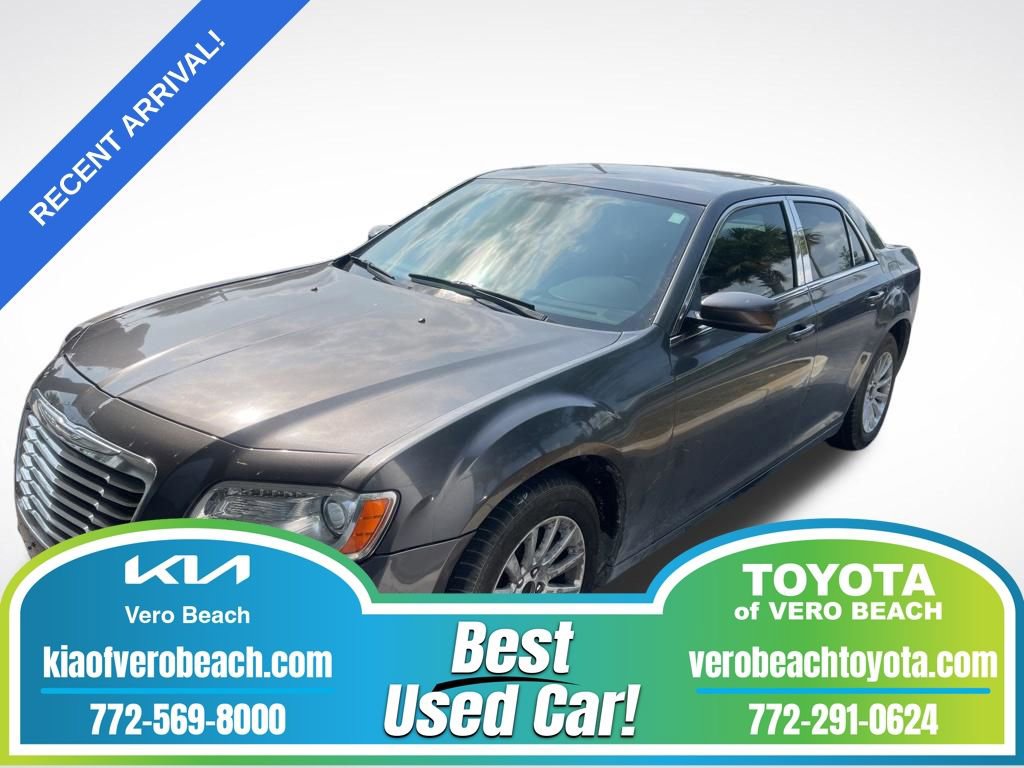 Used 2014 Chrysler 300 RWD image 1