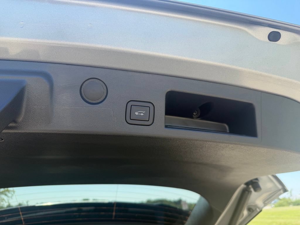 New 2027 Chevrolet Equinox RS w/ Convenience Package III FWD image 8