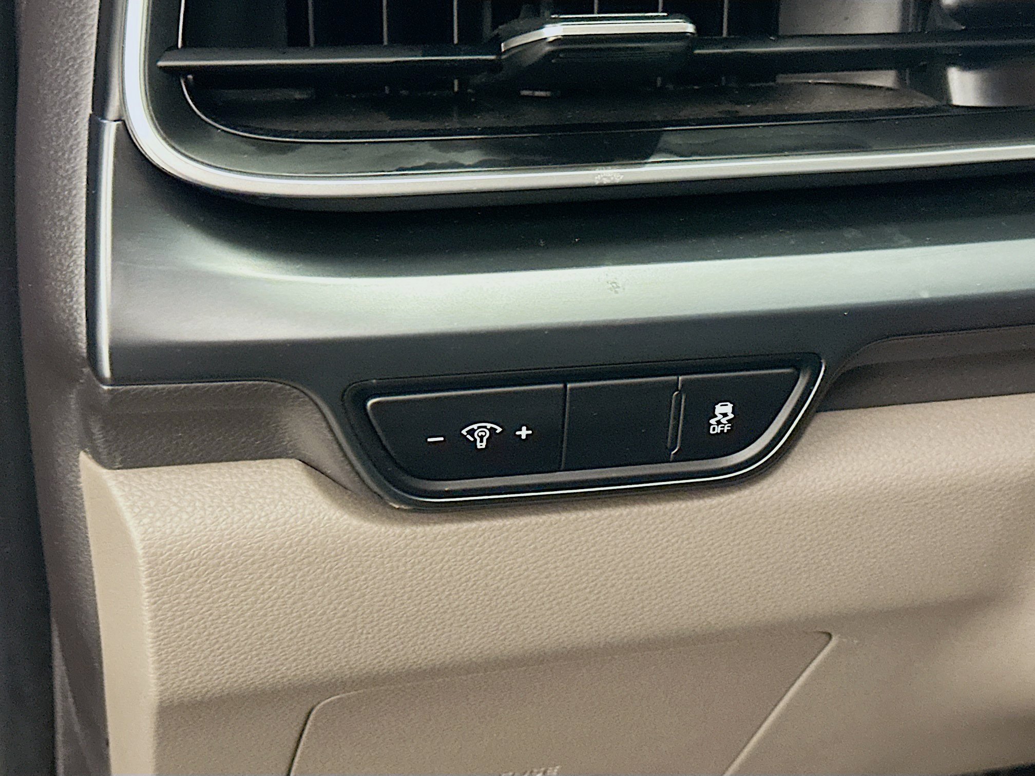 Used 2026 Kia Carnival FWD image 17