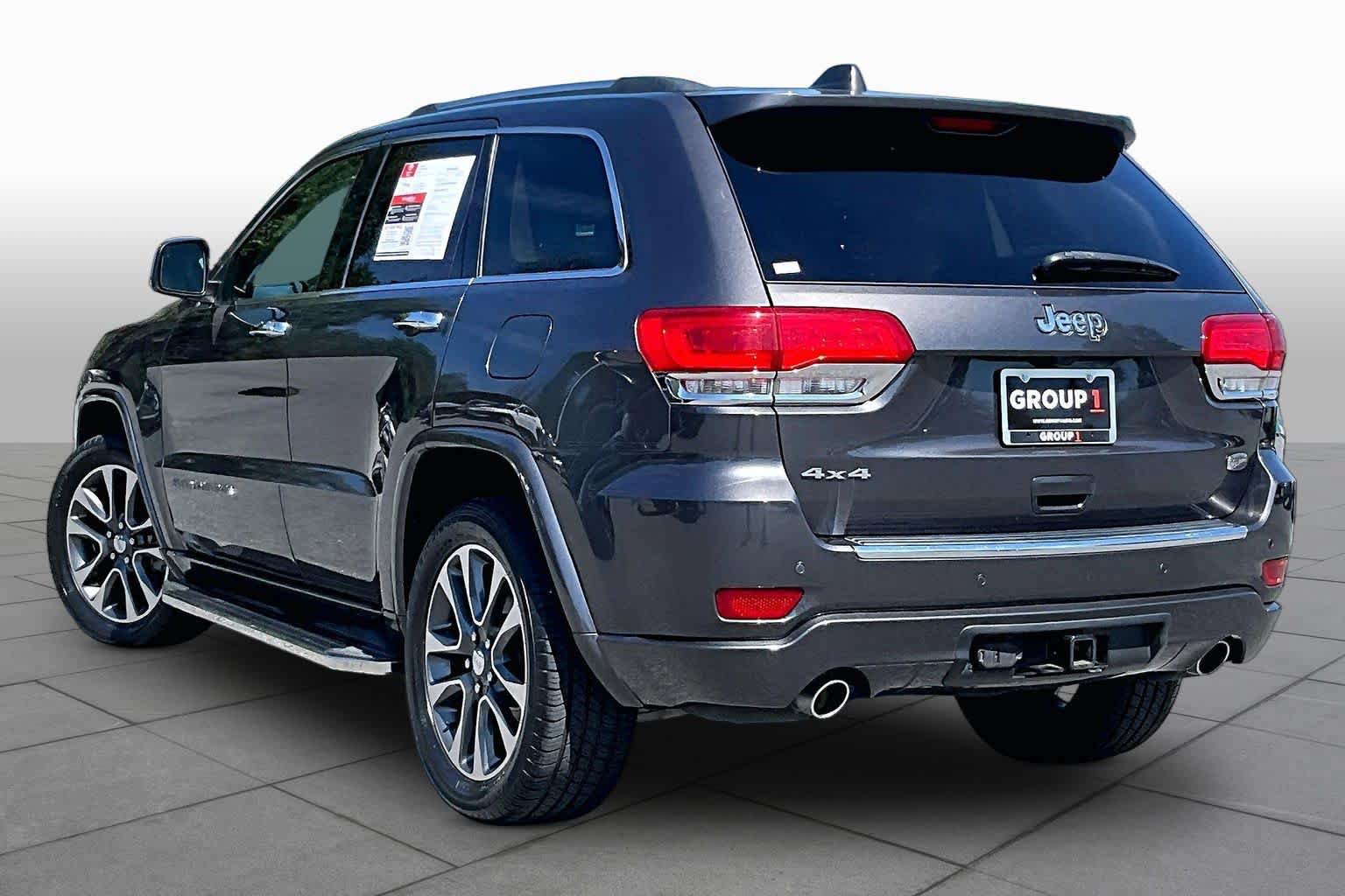 Used 2017 Jeep Grand Cherokee Overland AWD/4WD image 12