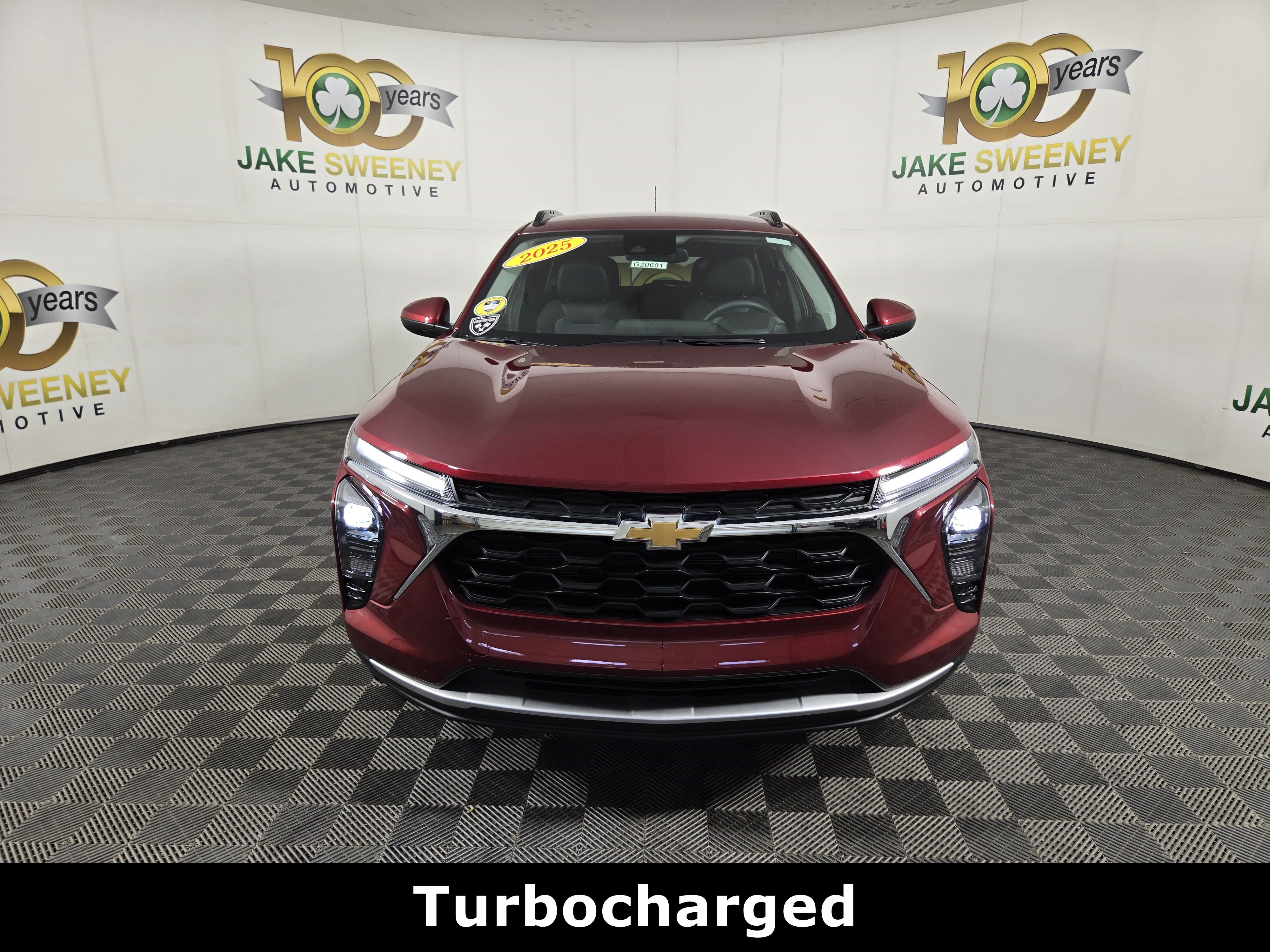 Certified 2025 Chevrolet Trax LT w/ LT Convenience Package FWD image 2