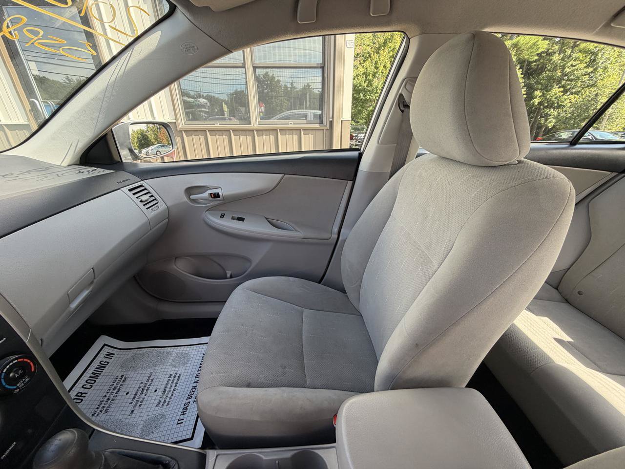 Used 2012 Toyota Corolla L FWD image 15