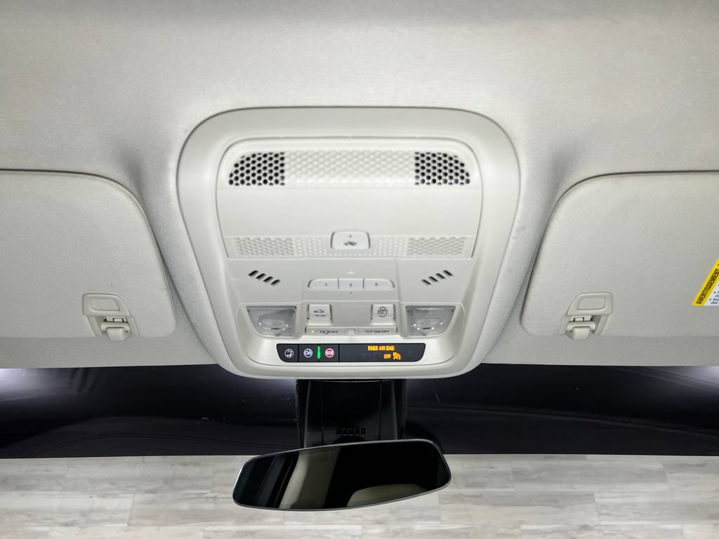 Used 2025 Cadillac XT6 Premium Luxury FWD image 20