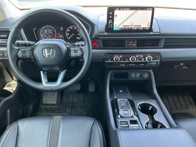 Used 2025 Honda Pilot Touring image 9