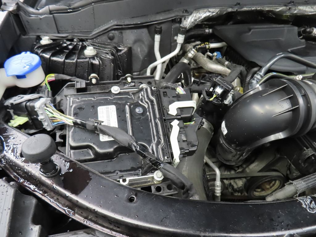 Used 2020 Ford Explorer XLT w/ Equipment Group 202A image 28