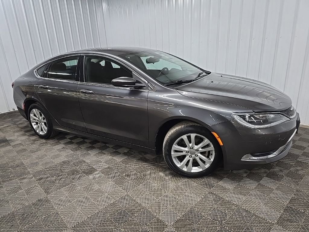 Used 2015 Chrysler 200 Limited w/ Convenience Group image 7