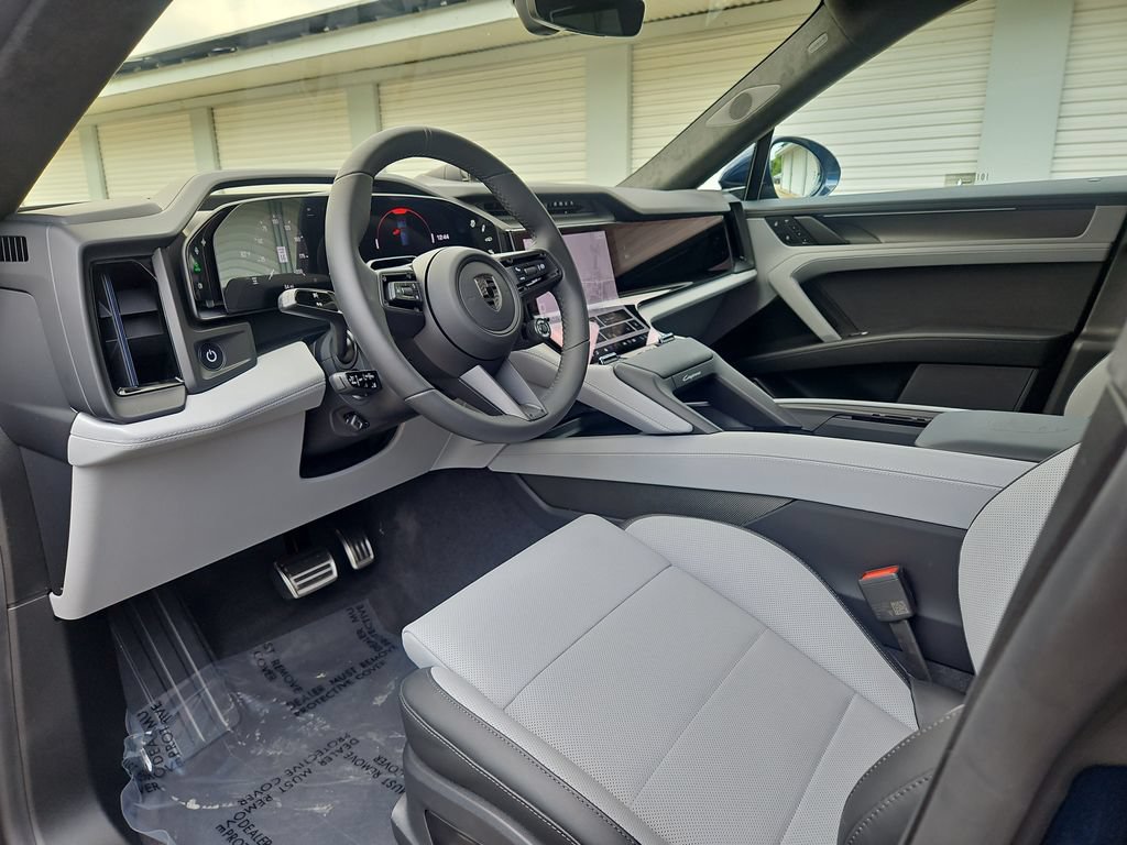New 2026 Porsche Cayenne Turbo AWD/4WD image 4