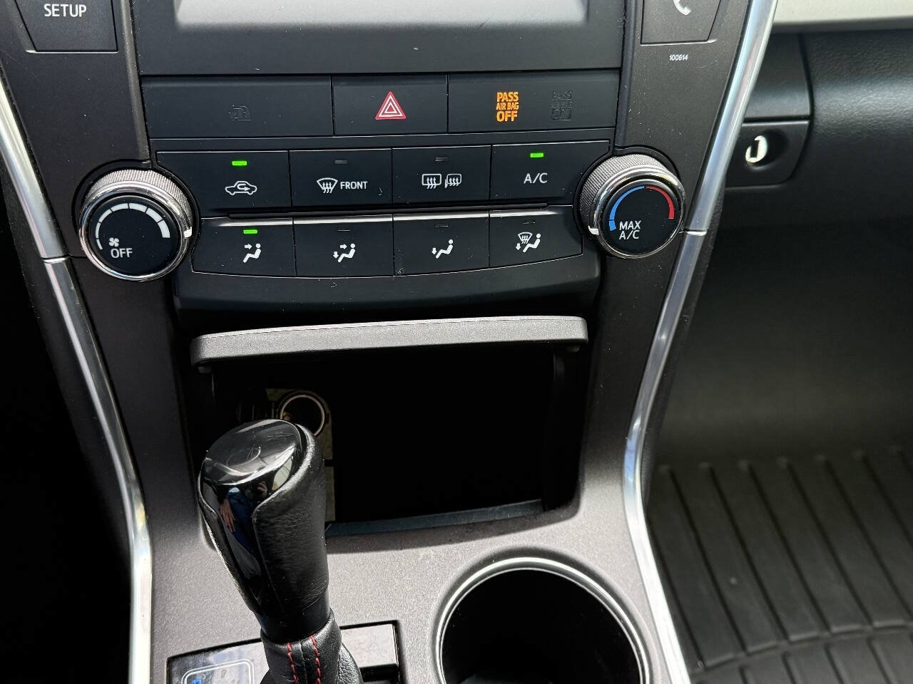 Used 2017 Toyota Camry SE FWD image 18
