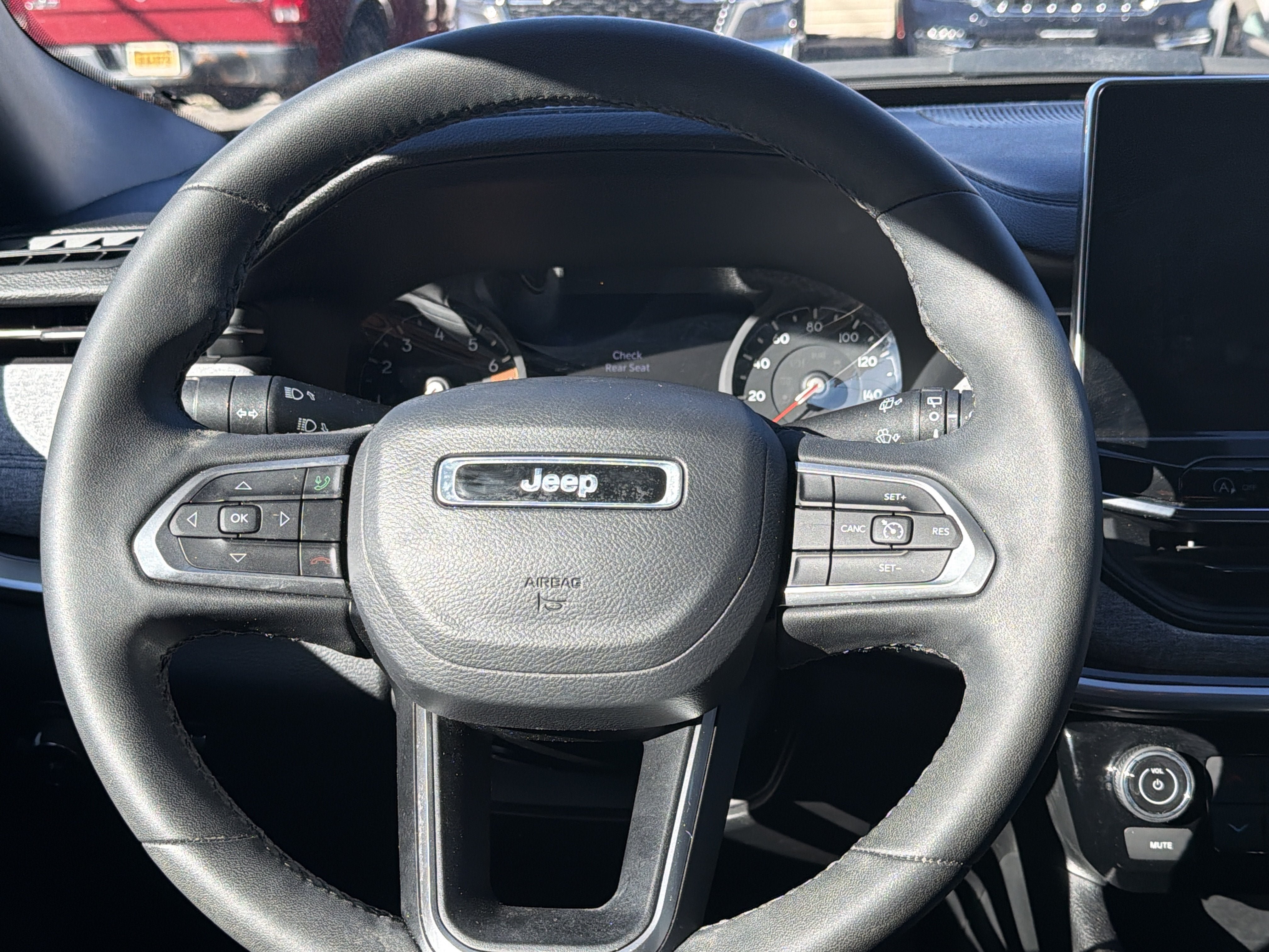 Used 2023 Jeep Compass Latitude w/ Convenience Group AWD/4WD image 13