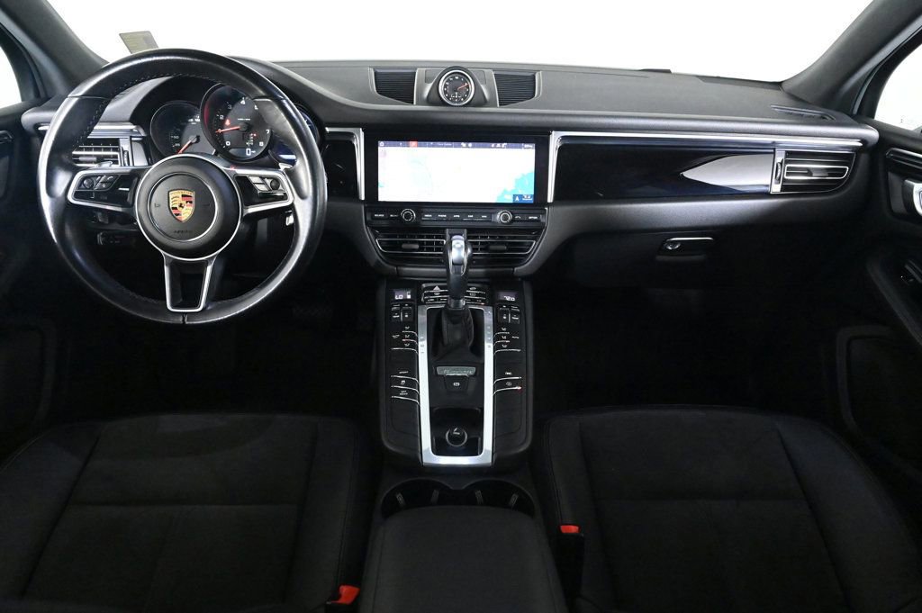 Certified 2019 Porsche Macan image 11