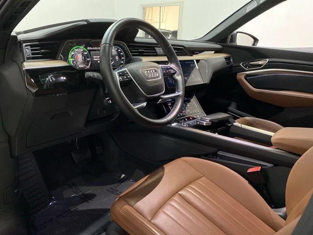 Used 2024 Audi Q8 e-tron Premium Plus w/ Premium Plus Package AWD/4WD image 19