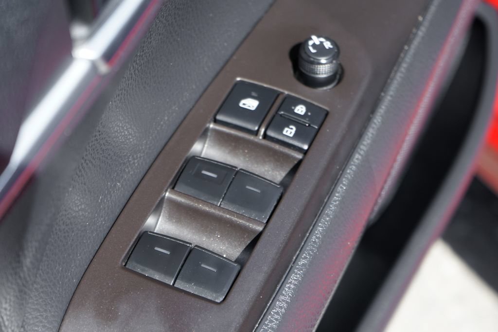 Used 2022 Toyota Camry SE w/ Convenience Package FWD image 17