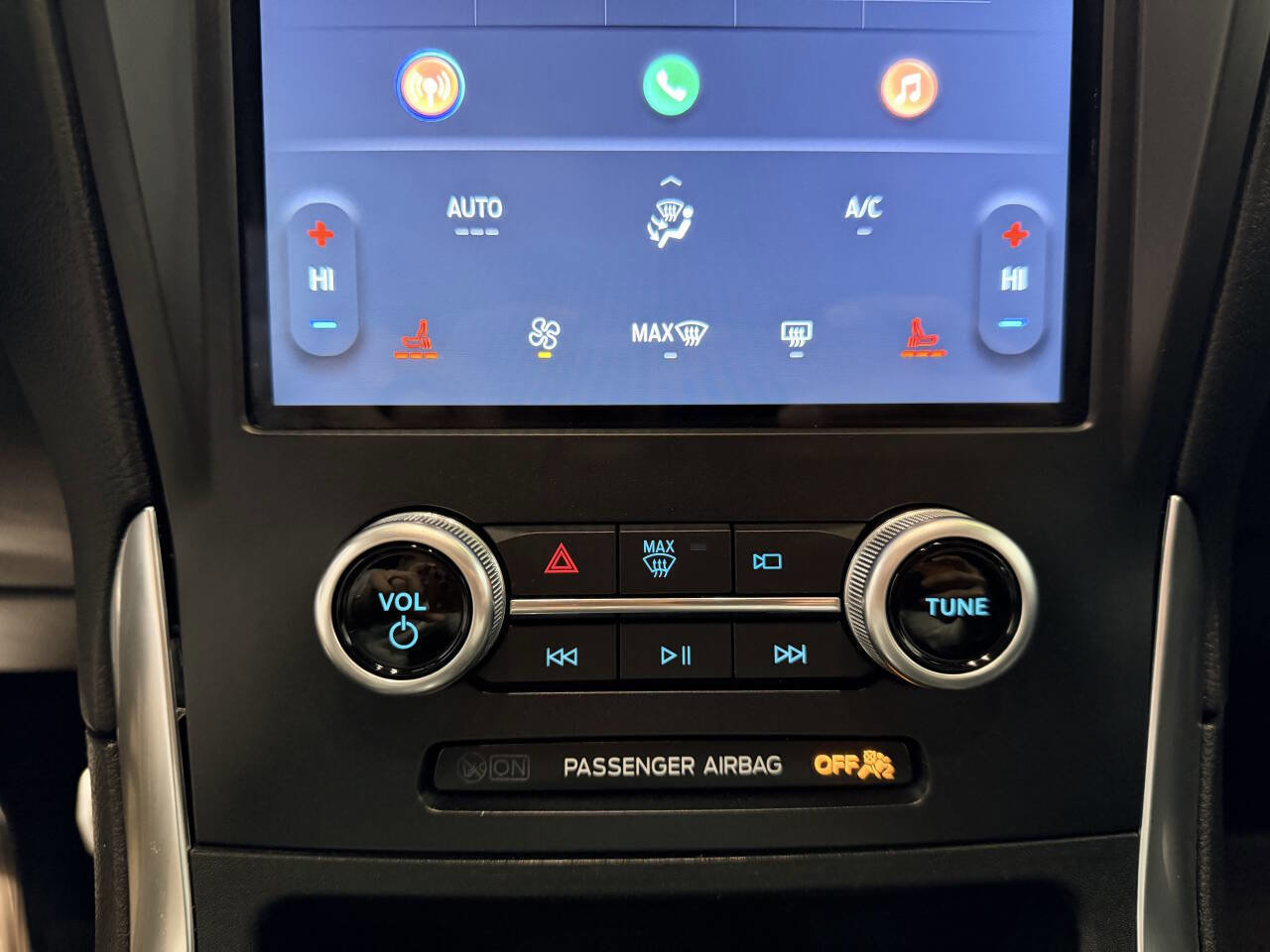 Used 2022 Ford Edge ST image 17
