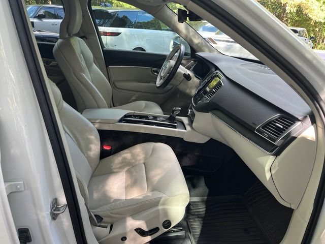Used 2020 Volvo XC90 T5 Momentum w/ Protection Package Premier FWD image 11