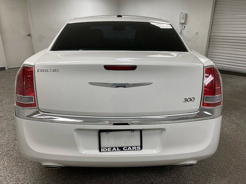 Used 2013 Chrysler 300 image 6