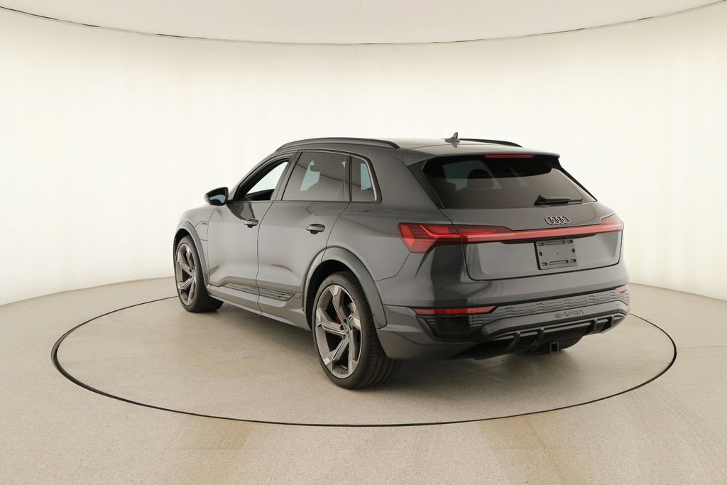 Certified 2024 Audi SQ8 e-tron Premium Plus w/ Black Optic Package AWD/4WD image 4