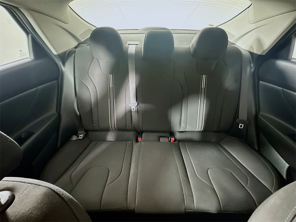 Used 2021 Hyundai Elantra SEL image 13