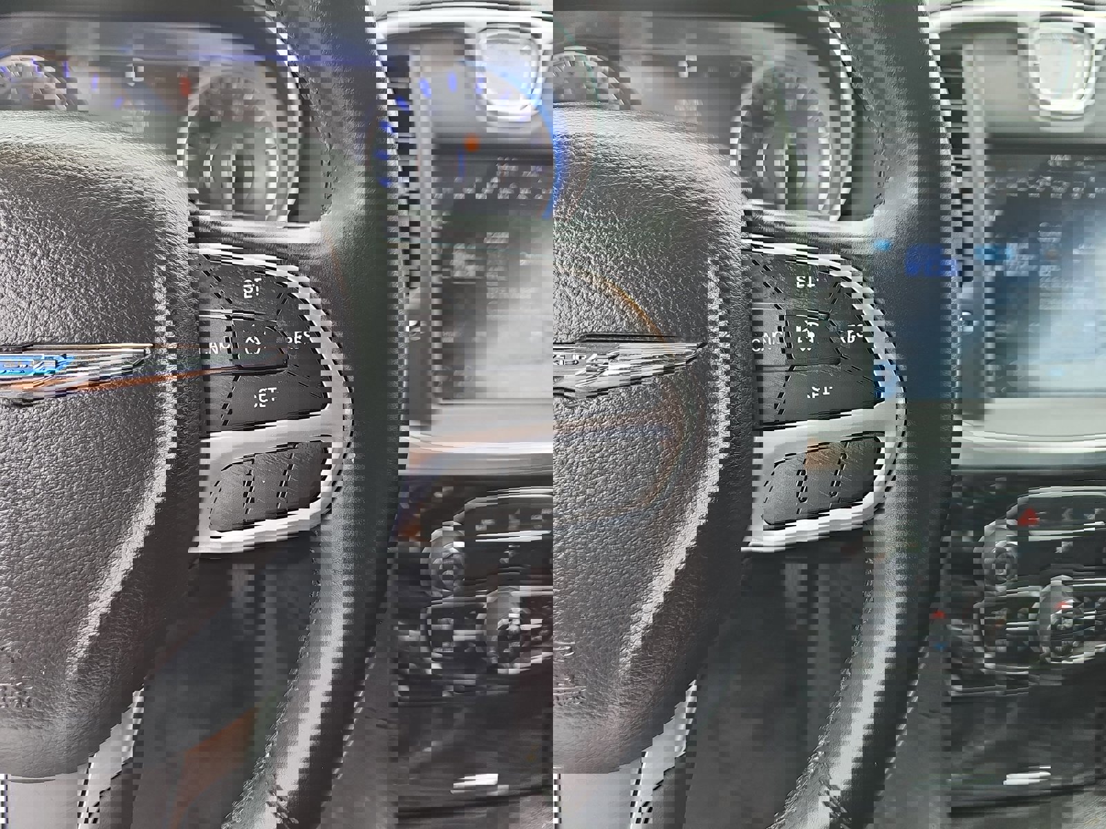 Used 2017 Chrysler 300 Limited image 17