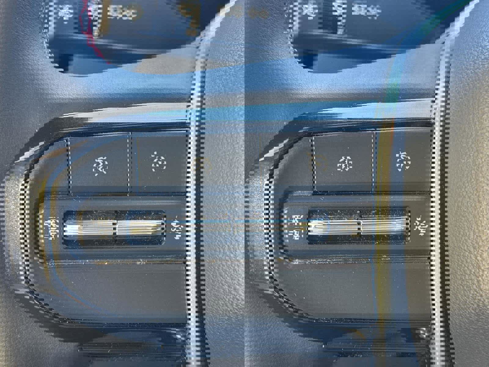 Used 2023 Chevrolet Colorado Z71 w/ Z71 Convenience Package 2 image 26